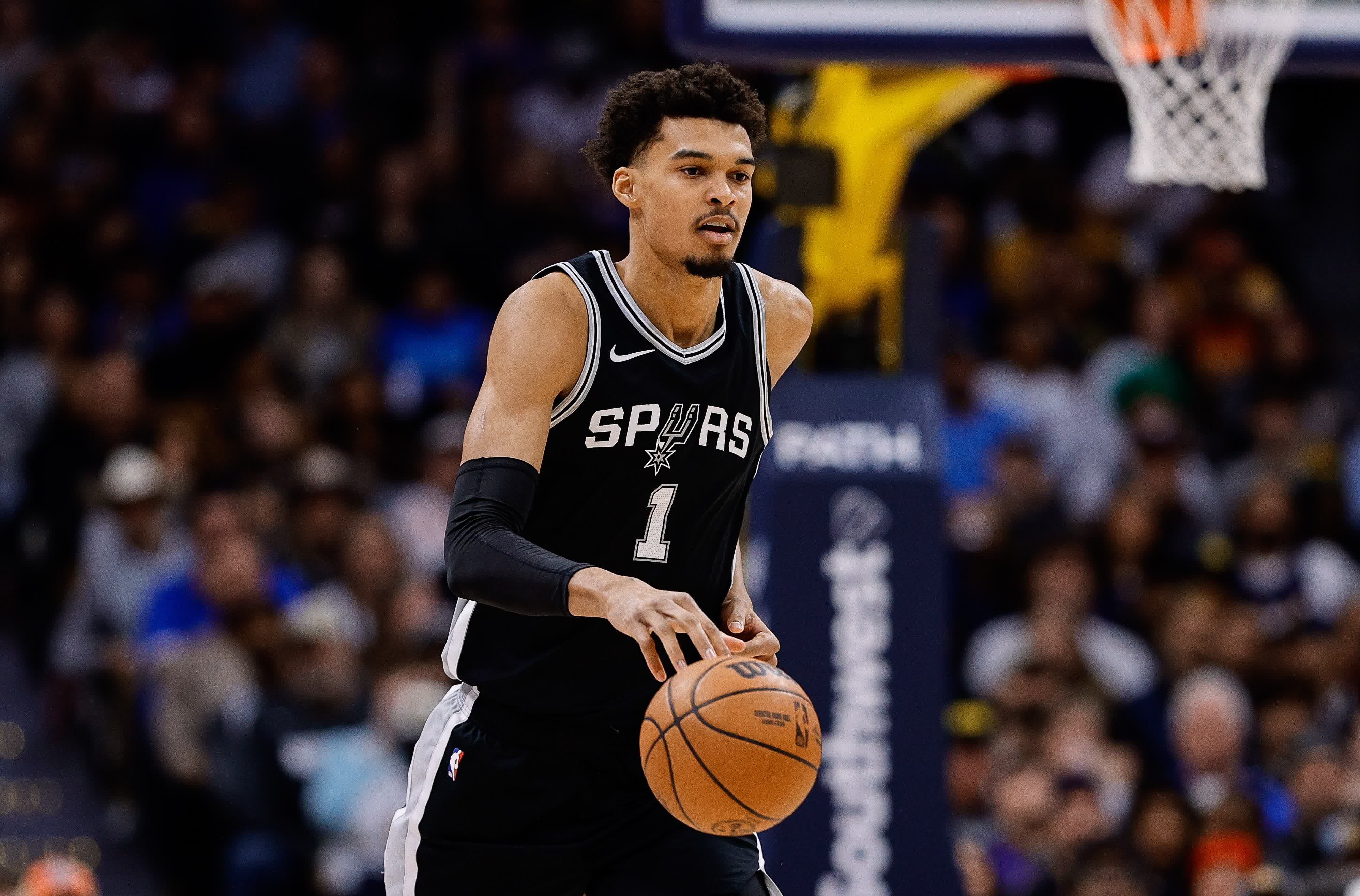 杏彩体育链接-马刺球员霍林斯获重返赛场资格，备战总决赛(马刺球员霍林斯获重返赛场资格,备战总决赛成功了吗)