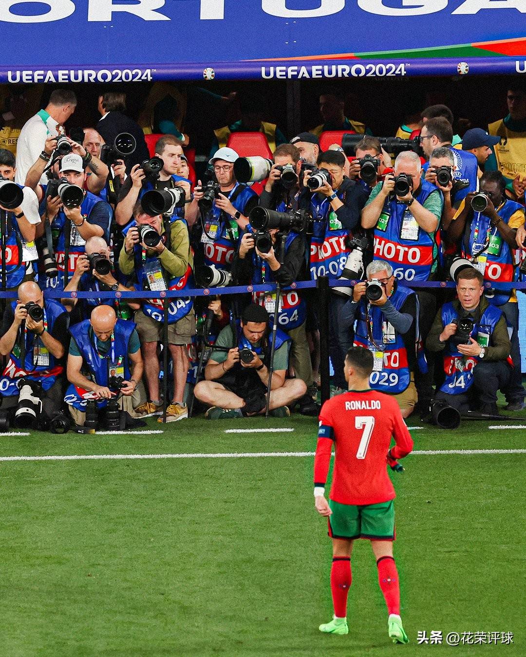 精彩回顾：欧洲杯经典瞬间再现的简单介绍