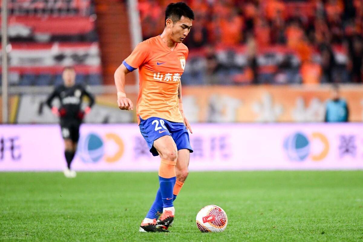 杏彩体育直播-山东鲁能客场告负，积分榜继续滑落的简单介绍