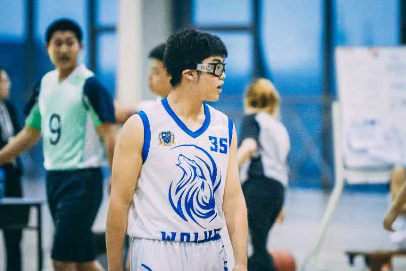 包含亚眠球队选拔青年选手参加友谊赛的词条