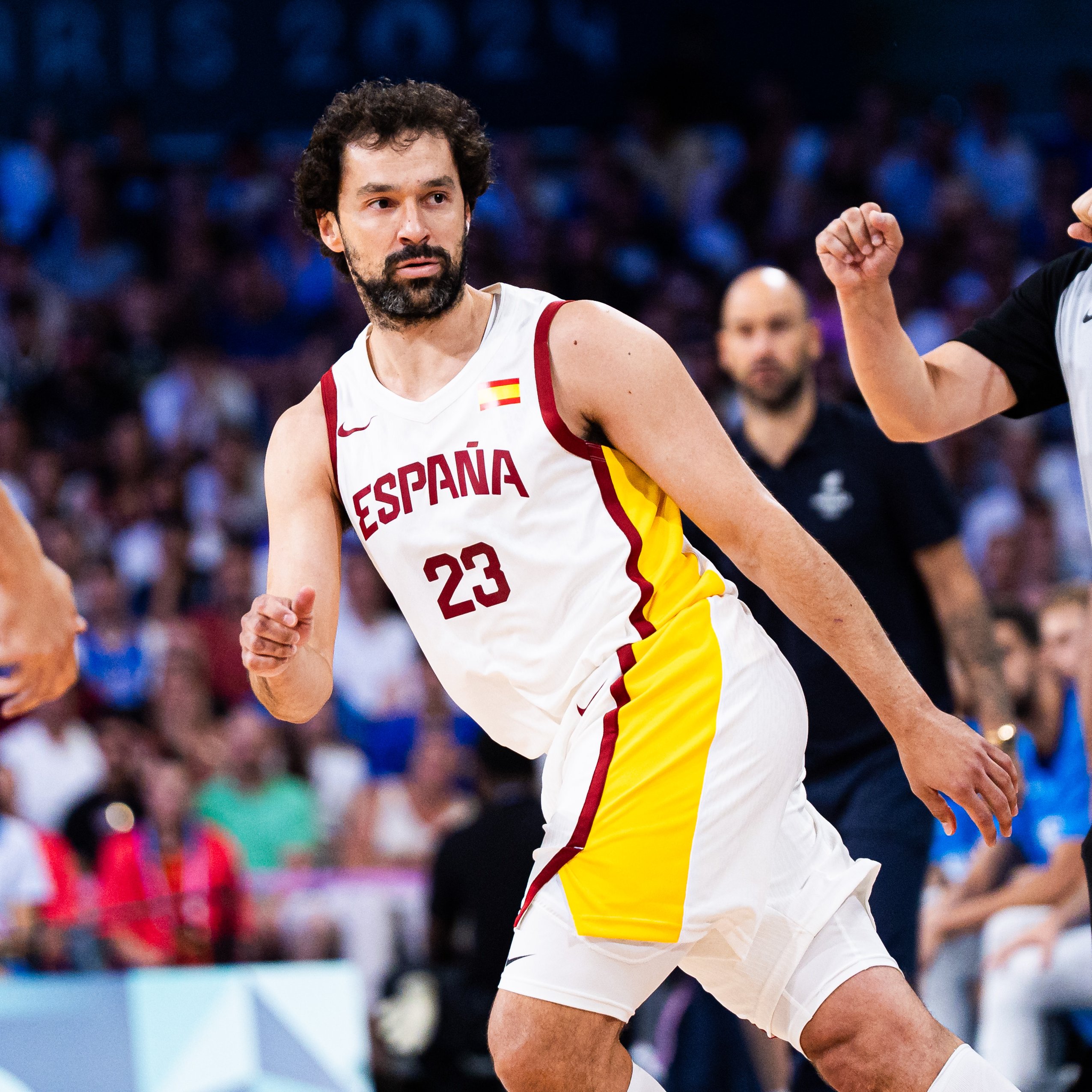 杏彩体育中国官网-希腊队在比赛中展现出众篮球技术