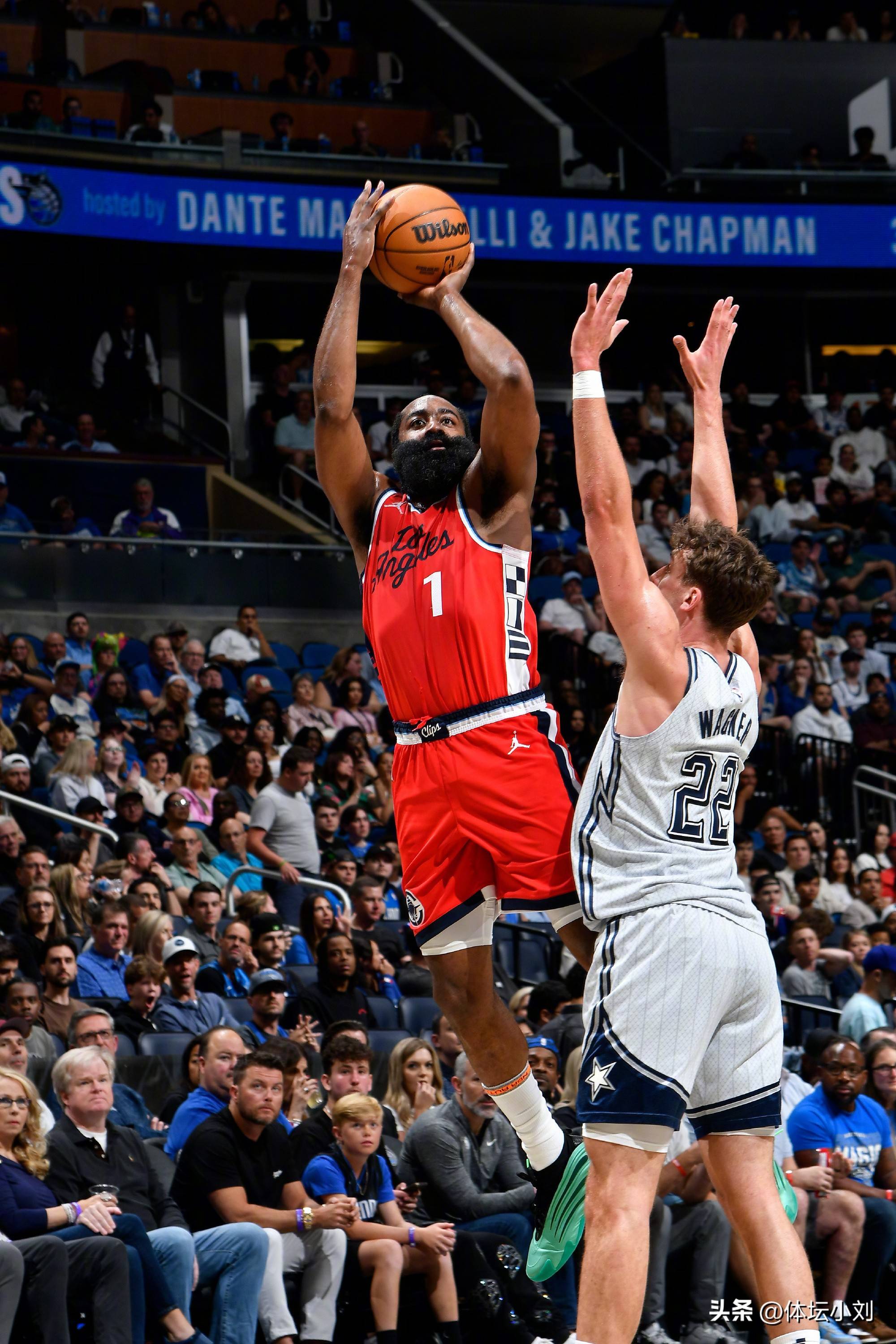 快船遭遇惨败，莱昂纳德不满表现需做调整的简单介绍