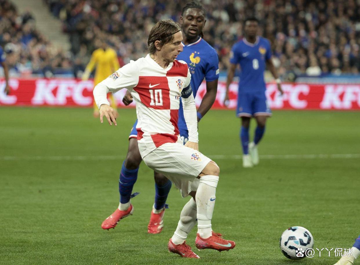 克罗地亚队遭遇挫折,大比分负于对手 克罗地亚队遭遇挫折,大比分负于对手