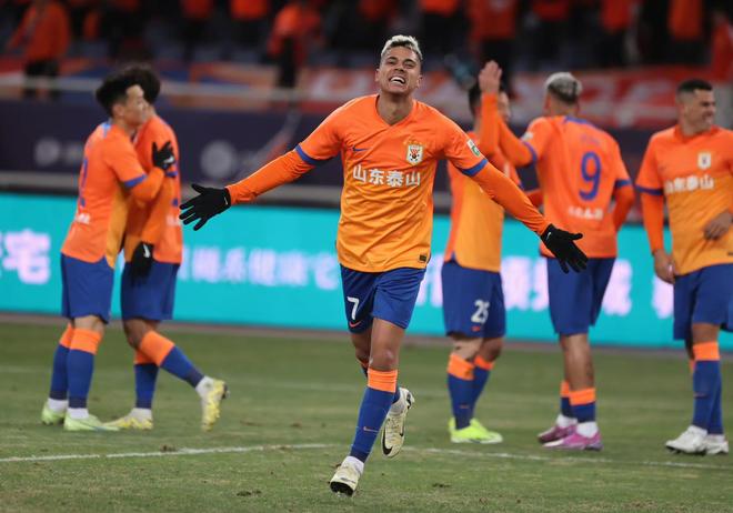 包含希洪竞技主场大胜，豪取开门红胜利的词条