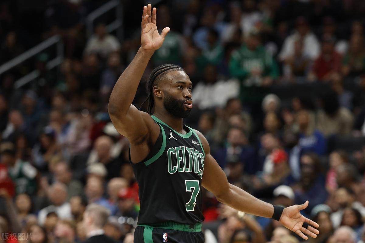 凯尔特人逆袭战胜老鹰，塔图姆稳定发挥成为得分王的简单介绍