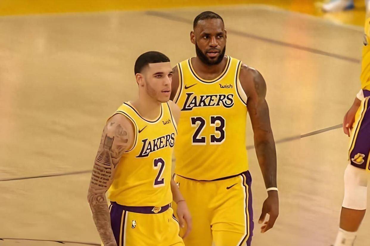 杏彩体育-包含篮球巨星詹姆斯重返骑士队，球迷掀起狂热讨论！的词条