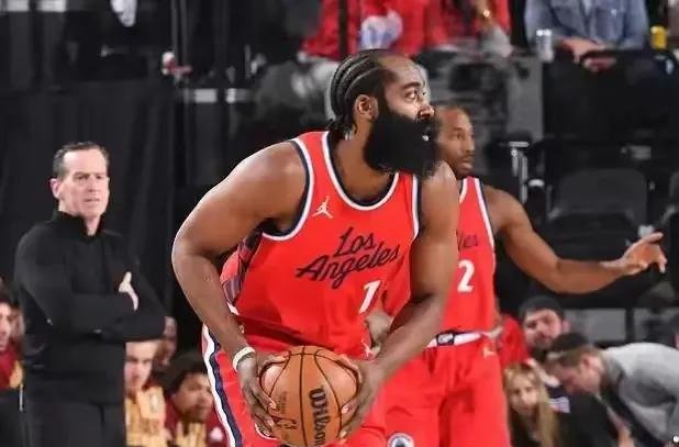 热火击败老鹰,继续保持领先位置 热火击败老鹰,继续保持领先位置