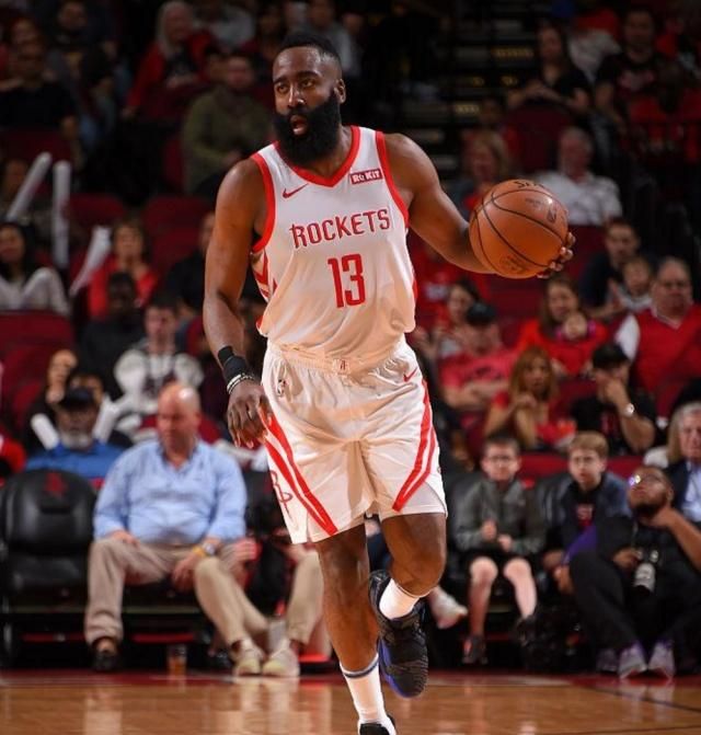 开拓者外线火力全开击败骑士,狂胜保持连胜 开拓者外线火力全开击败骑士,狂胜保持连胜