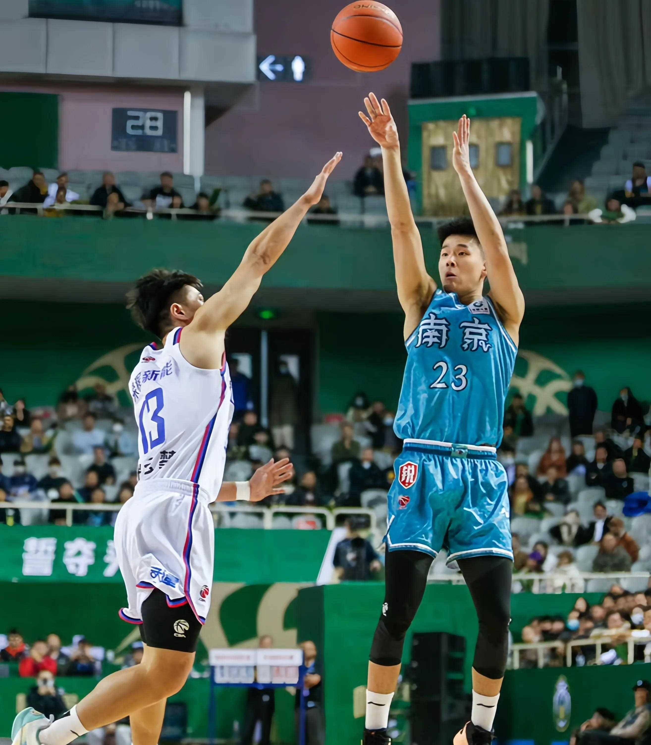 关于CBA新赛季赛程公布，球迷翘首以待观赛盛宴的信息