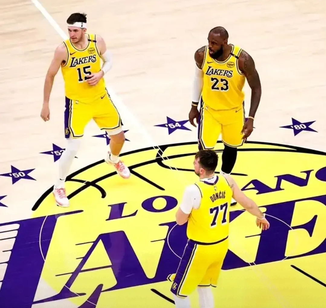 杏彩体育网页版登录入口-湖人队主帅预测季后赛对决中赢得胜利