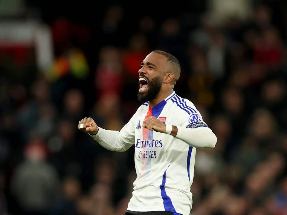 里昂客场大胜圣埃蒂安,豪取三分的简单介绍 里昂客场大胜圣埃蒂安,豪取三分的简单介绍