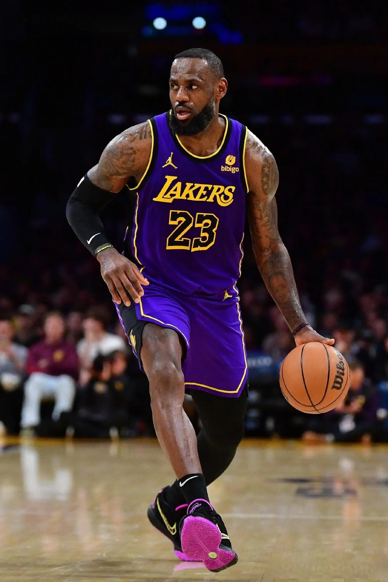 夺得关键胜利，球员表现神勇