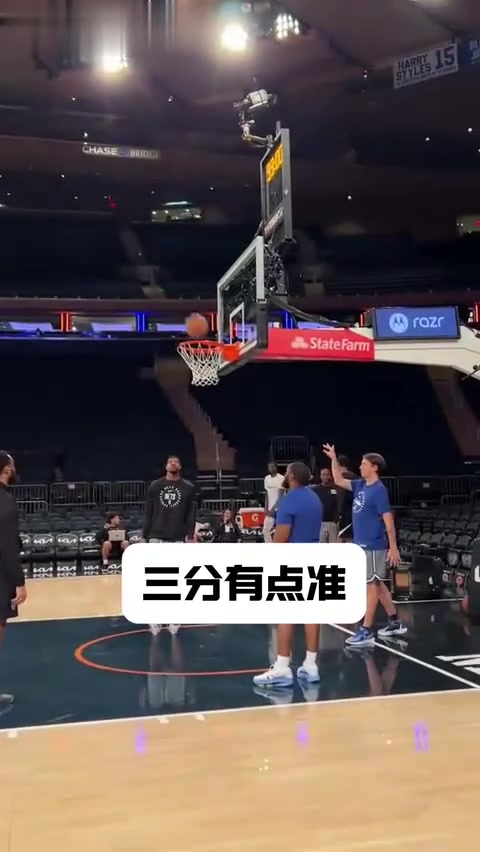 篮网主场大胜尼克斯,轻松取胜 篮网主场大胜尼克斯,轻松取胜