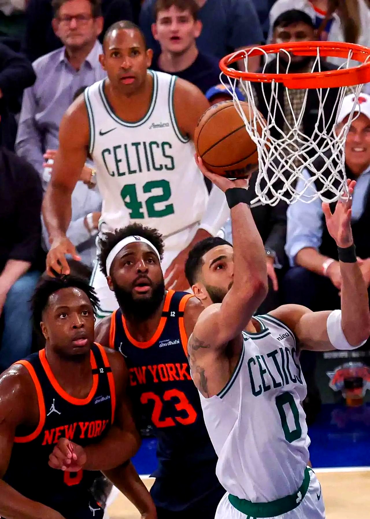 杏彩体育亚洲官网-包含骑士大胜尼克斯，塔图姆27分12篮板的词条