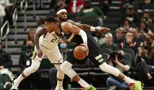 爵士客场擒雄鹿,戈贝尔内线威力 爵士客场擒雄鹿,戈贝尔内线威力