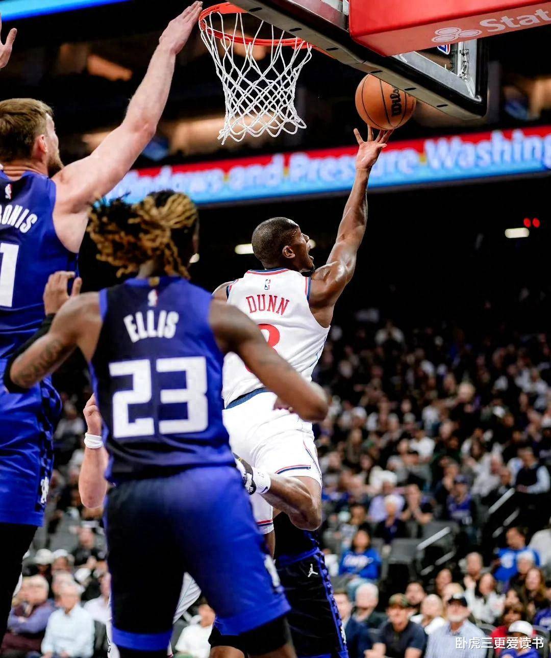 杏彩体育下载-快船擒下尼克斯，豪取七连胜