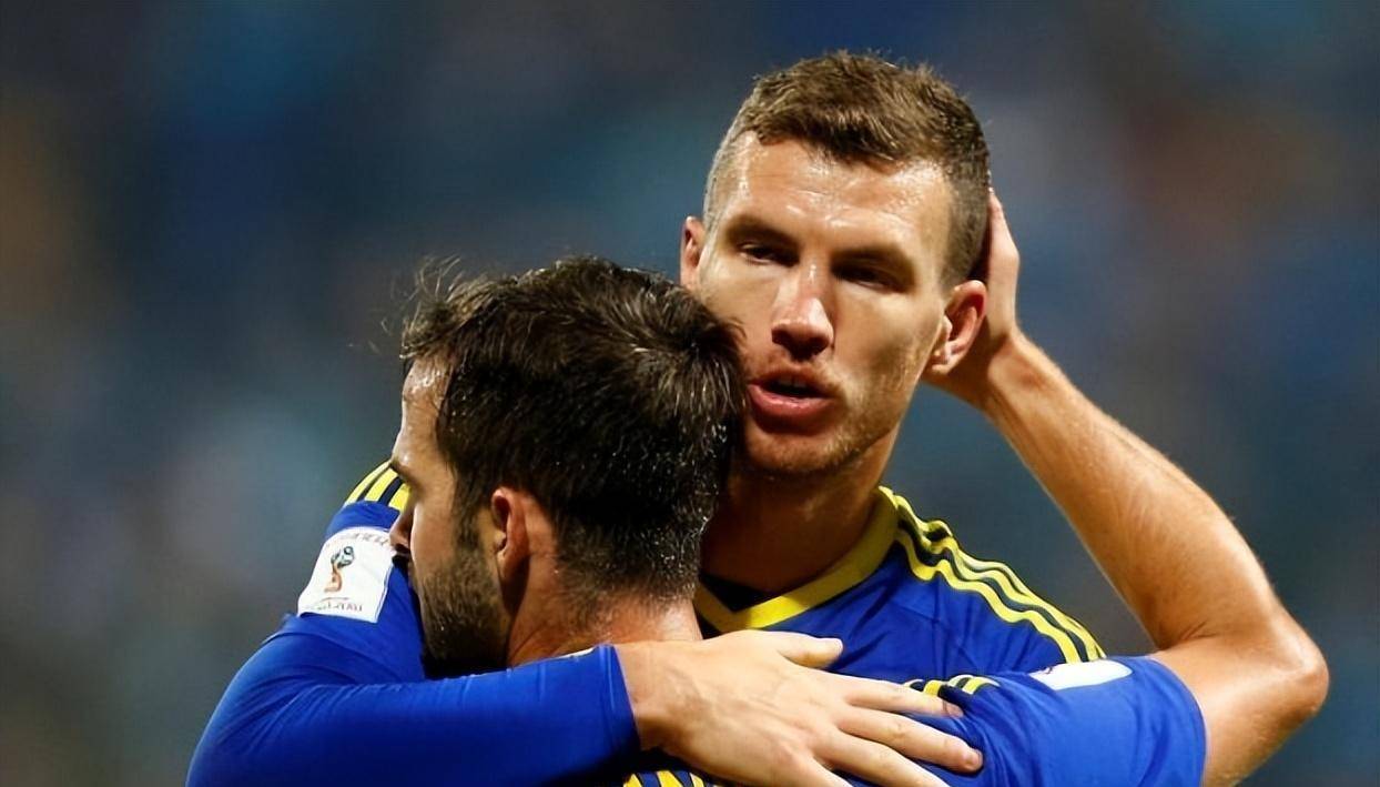 波兰队客场战平哈萨克斯坦,积分榜上升至第二 波兰队客场战平哈萨克斯坦,积分榜上升至第二